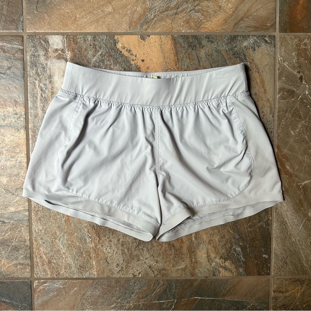 Athleta Stellar Running Shorts Light Gray Women’s Size Small - Picture 11 of 11